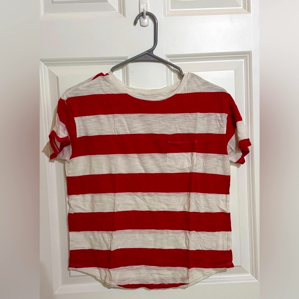Old Navy Red and White Striped Short Sleeve Tee